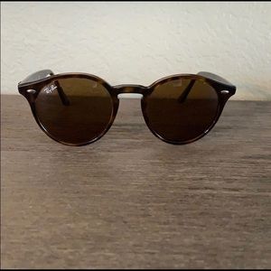 Ray-Ban round sunglasses